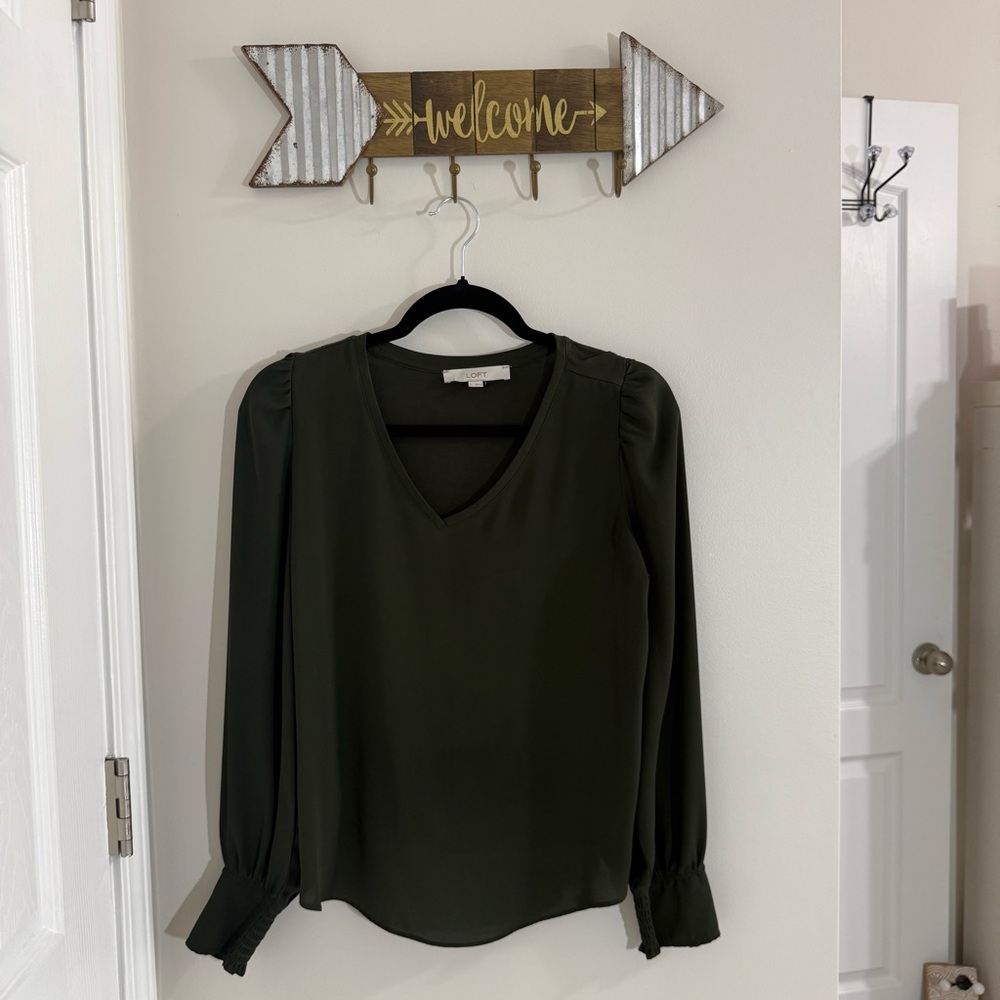 LOFT Olive Green Long Sleeve Flowy Blouse Size Small
